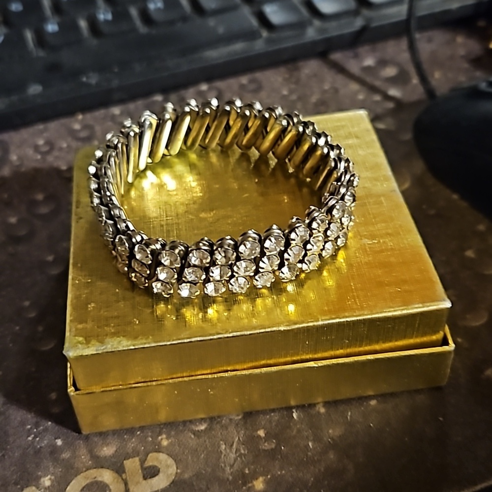 Vintage Clear Rhinestone Stretch Bracelet
